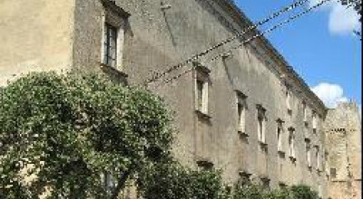 Tricase -piazza Giuseppe Pisanelli - Uno scorcio di Palazzo Gallone.